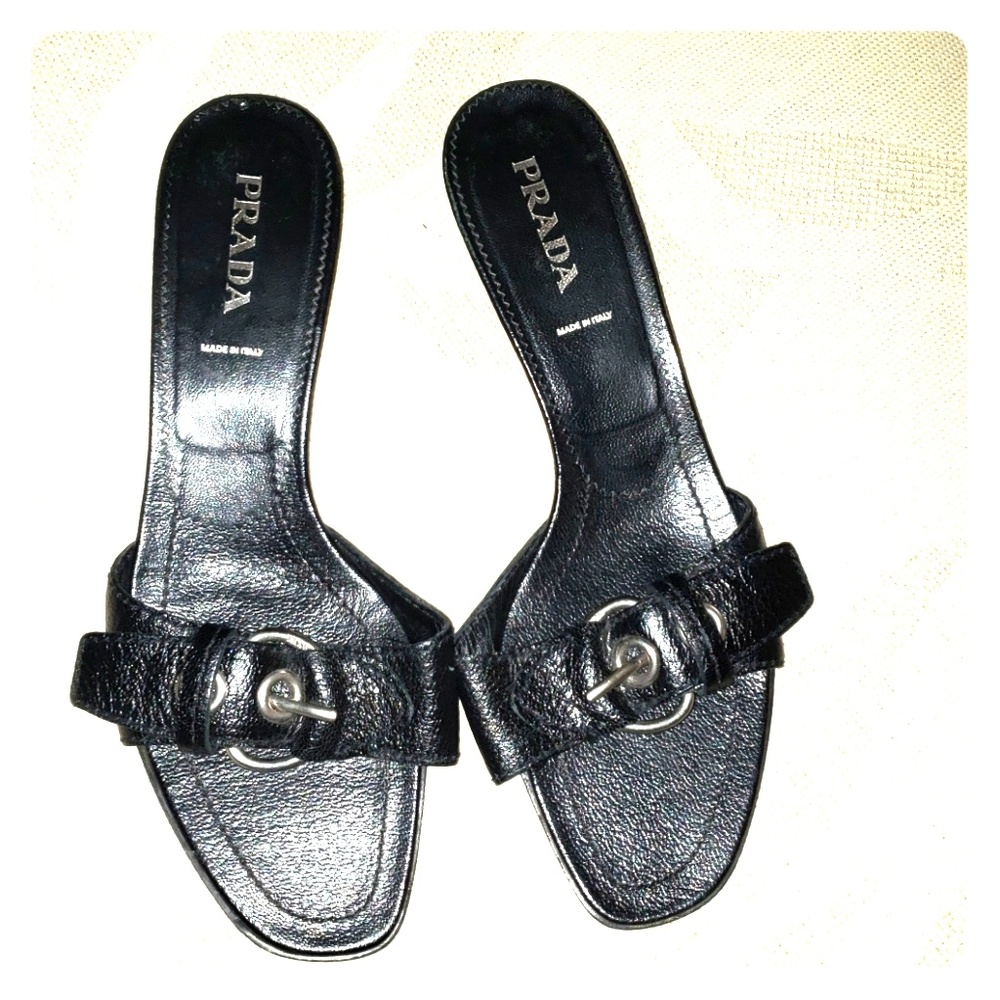 Authentic  Prada Sandals...❤💯